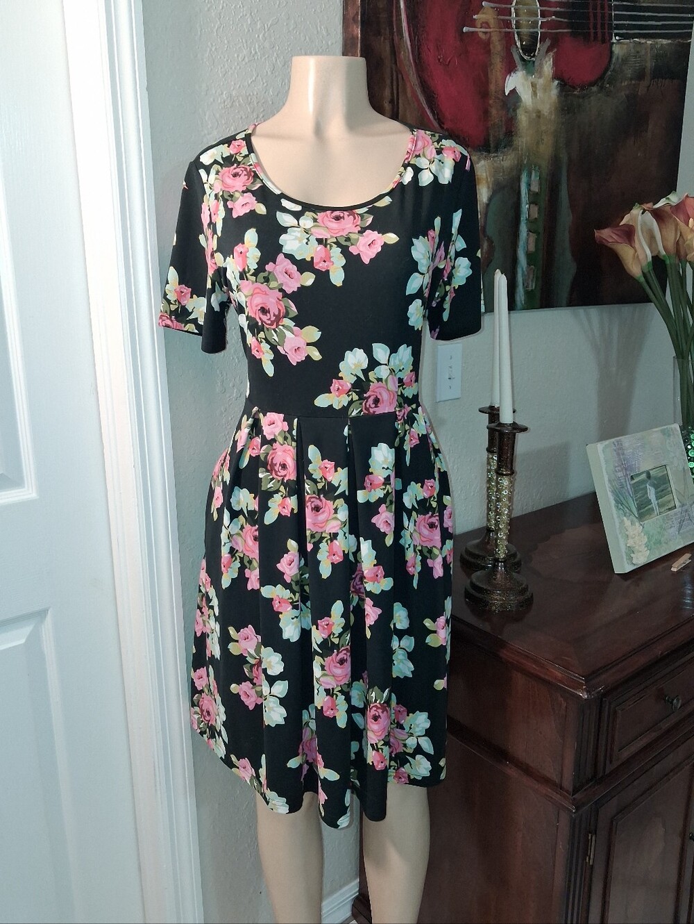 Black Floral Short Sleeve Skater Dress with Pink Roses By Traililbee Sz 1X